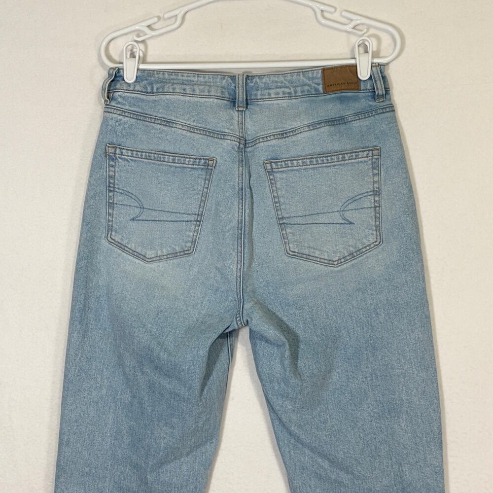 American Eagle Jeans Women’s 8 Straight Leg The Mom Jean Light Wash Hi-Rise - Picture 7 of 10